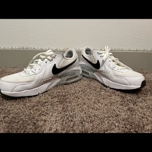 size 7 white Nike Air Max